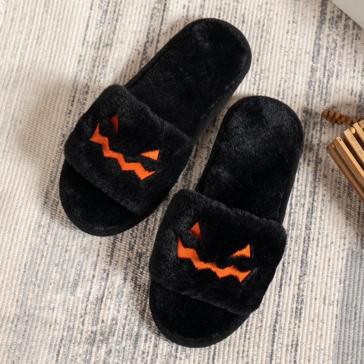 Soft Plush Cozy Open Toe Indoor Outdoor Fuzzy Slippers Women House Slippers Warm Winter Flat Shoes Winter Warm Halloween Slippers