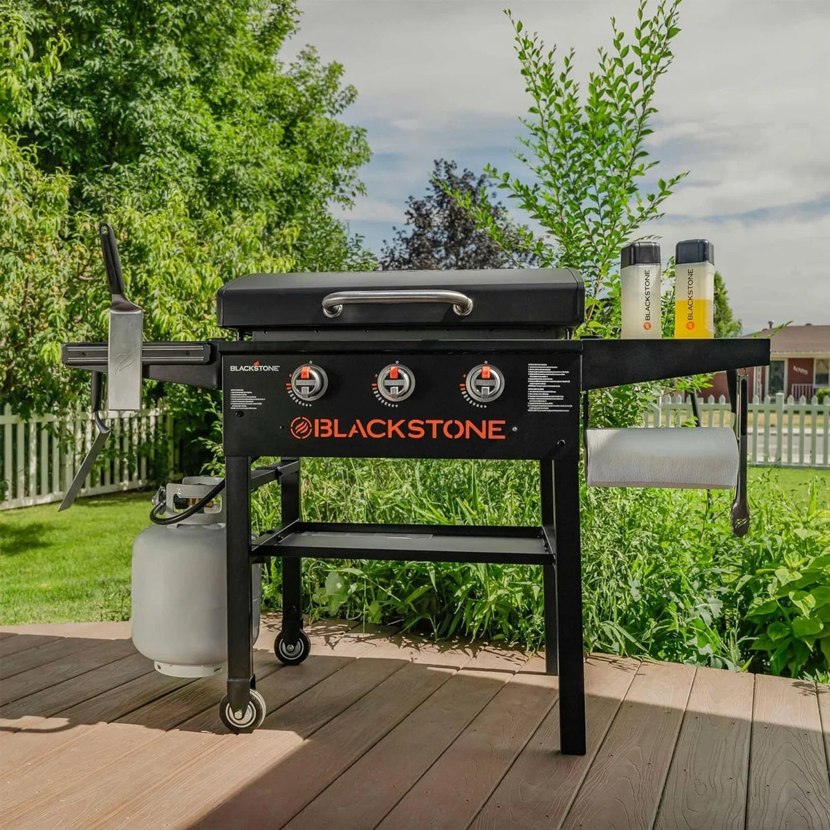 Blackstone 28 Inch 3-Burner Outdoor Griddle With Hood And Accessories - 2080