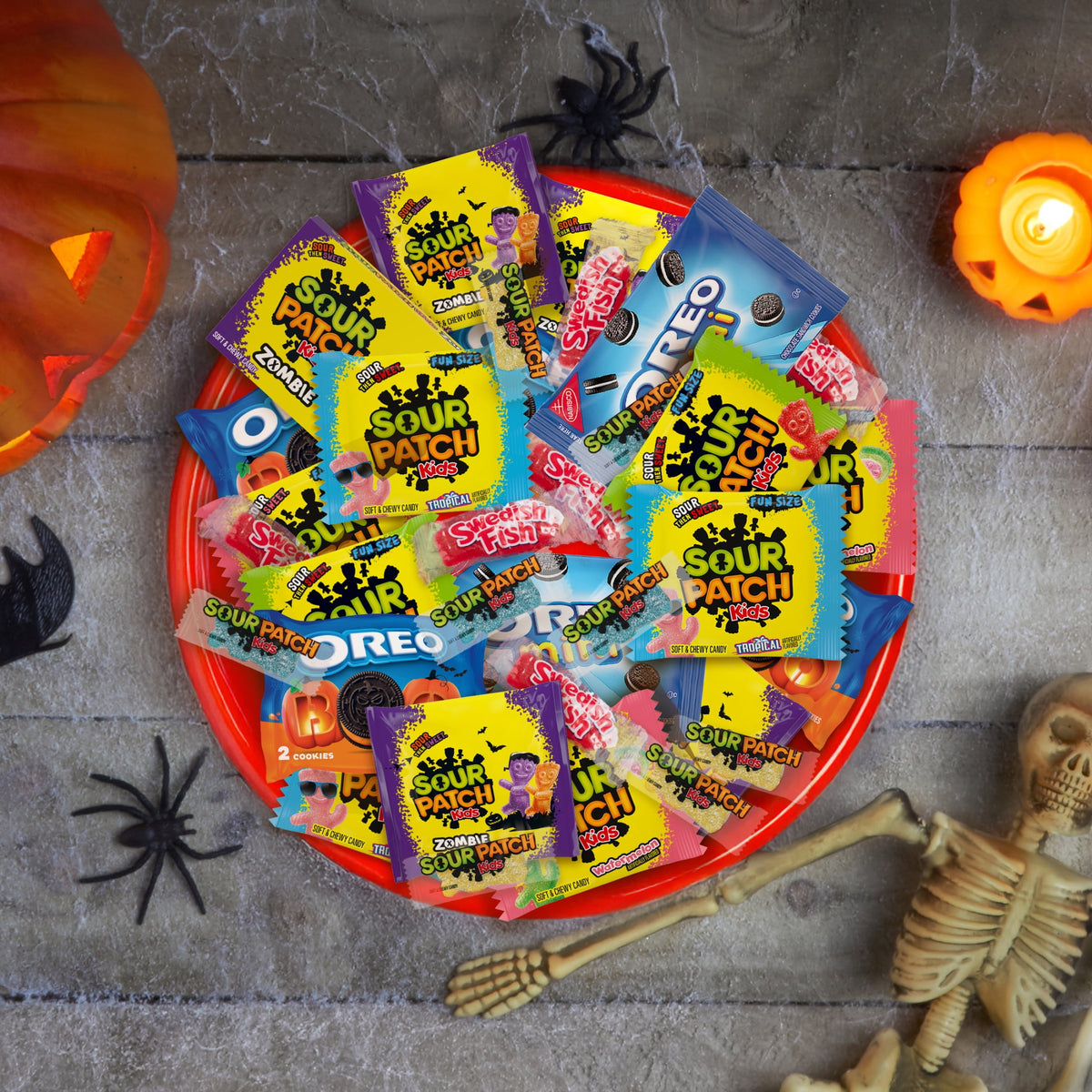 SOUR PATCH KIDS & SWEDISH FISH Mini Soft & Chewy Gummy Halloween Candy Variety Pack, 80 count