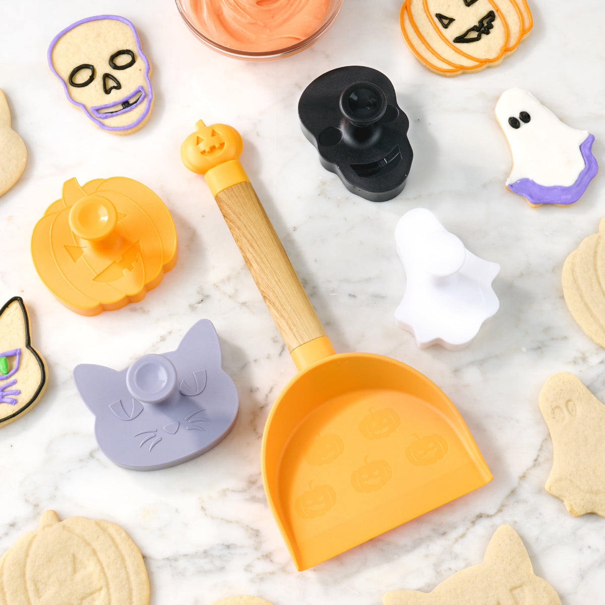 Way To Celebrate Cookie Turner Set with Halloween Cookie Cutters