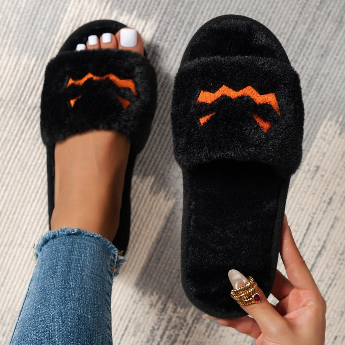 Soft Plush Cozy Open Toe Indoor Outdoor Fuzzy Slippers Women House Slippers Warm Winter Flat Shoes Winter Warm Halloween Slippers
