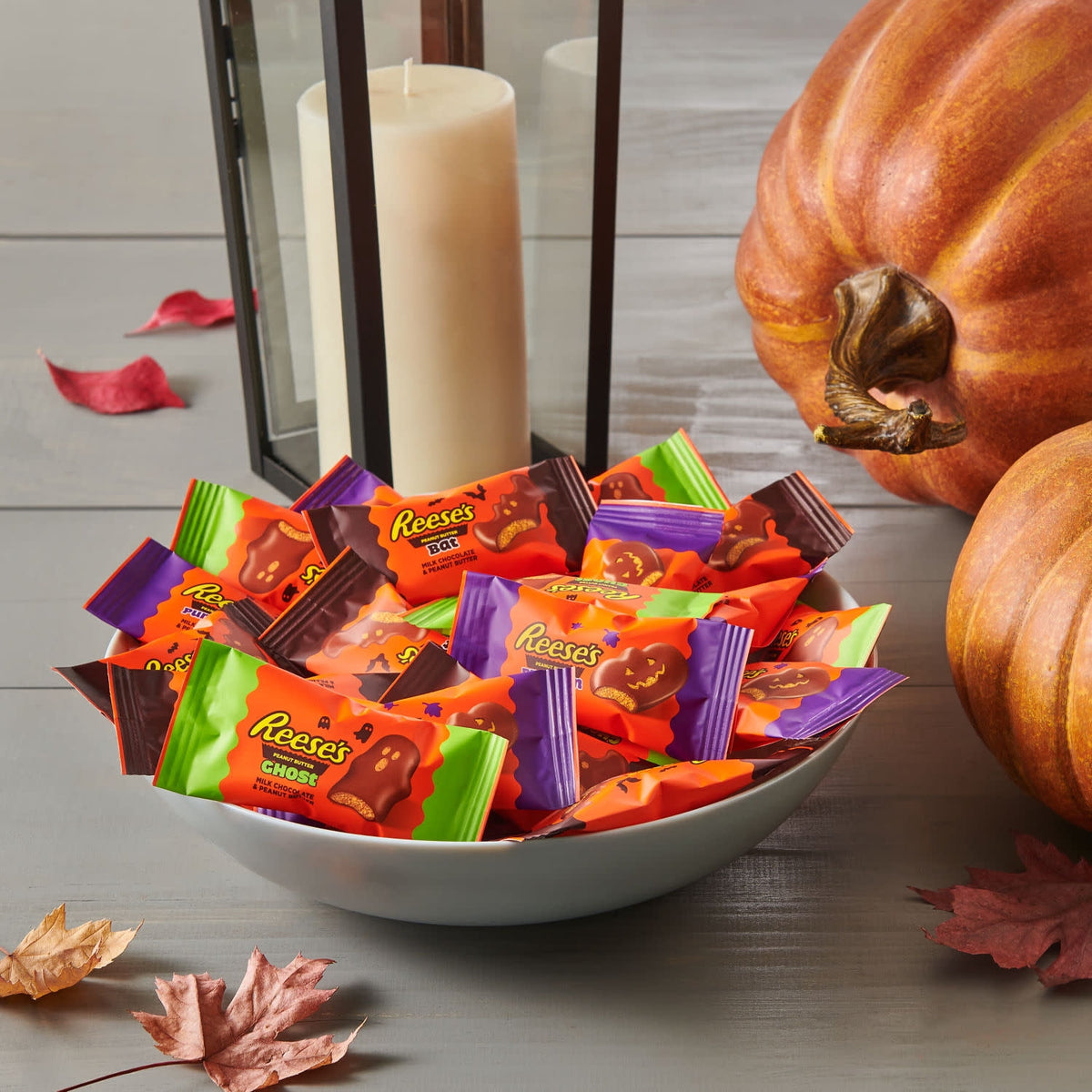 Reese's Assorted Milk Chocolate Snack Size Peanut Butter Shapes, Halloween Candy Bag, 9 oz